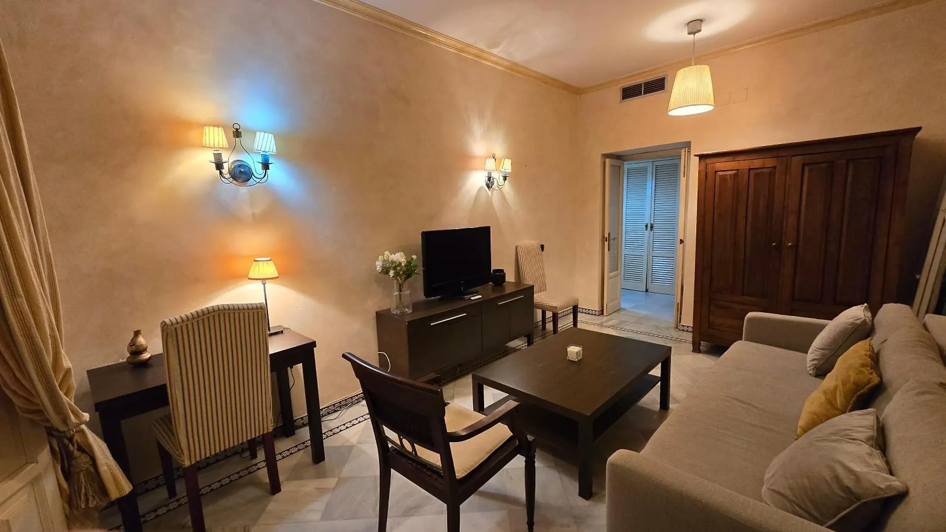 Apartamento En Casa Palacio Centro Historico Seville Spain