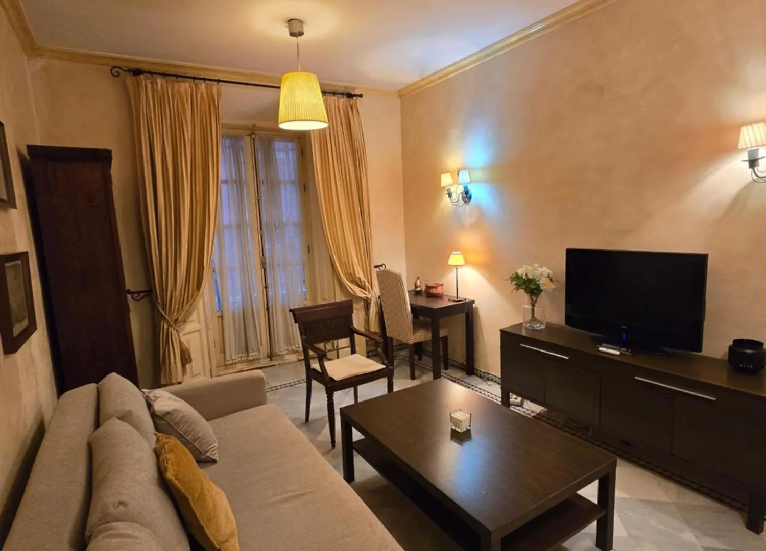Apartamento En Casa Palacio Centro Historico Seville